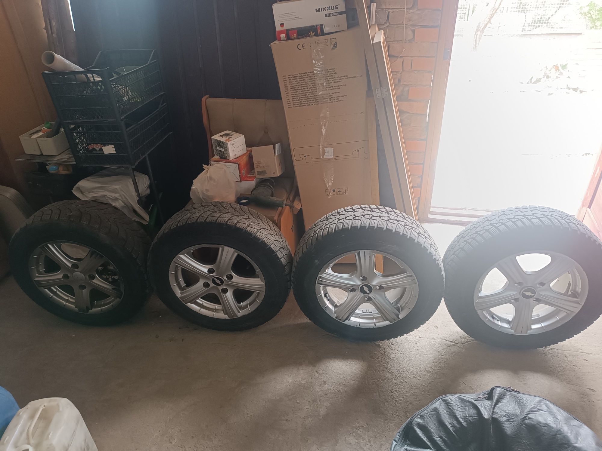 Продам титановые диски r15 с зимней 195/65  резиной