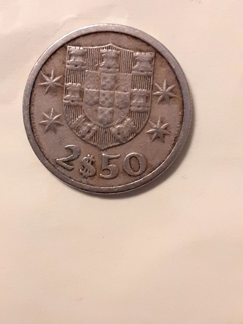 2,50 escudos de 1964 rara- 1 Franc francês de 1888 bonita patine