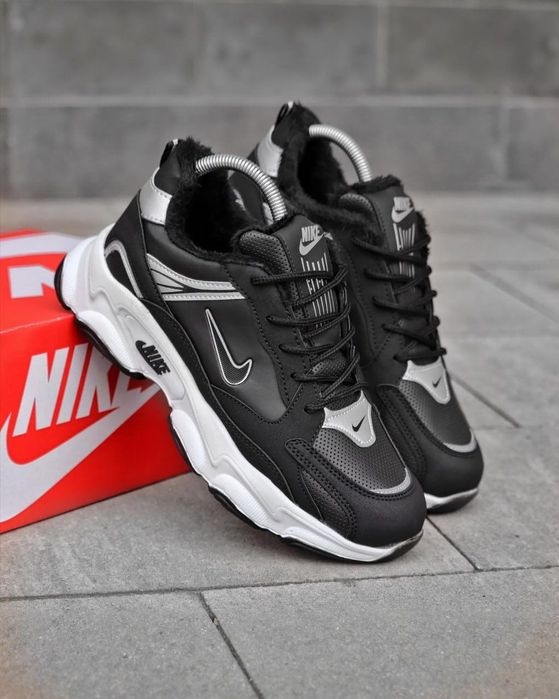 Чоловічі зимові хутряні кросівки Nike чорно-білі | кросівки найк