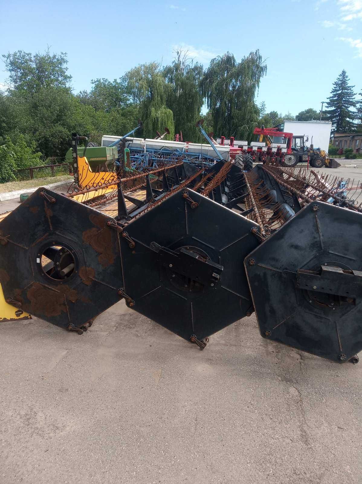 Комбайн Case-2388 з жаткою Case-1010 7,6м, приставкою та візком
