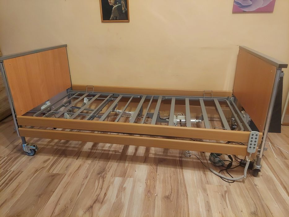 Łóżko rehabilitacyjne elektryczne, regulowane w kilku płaszczyznach