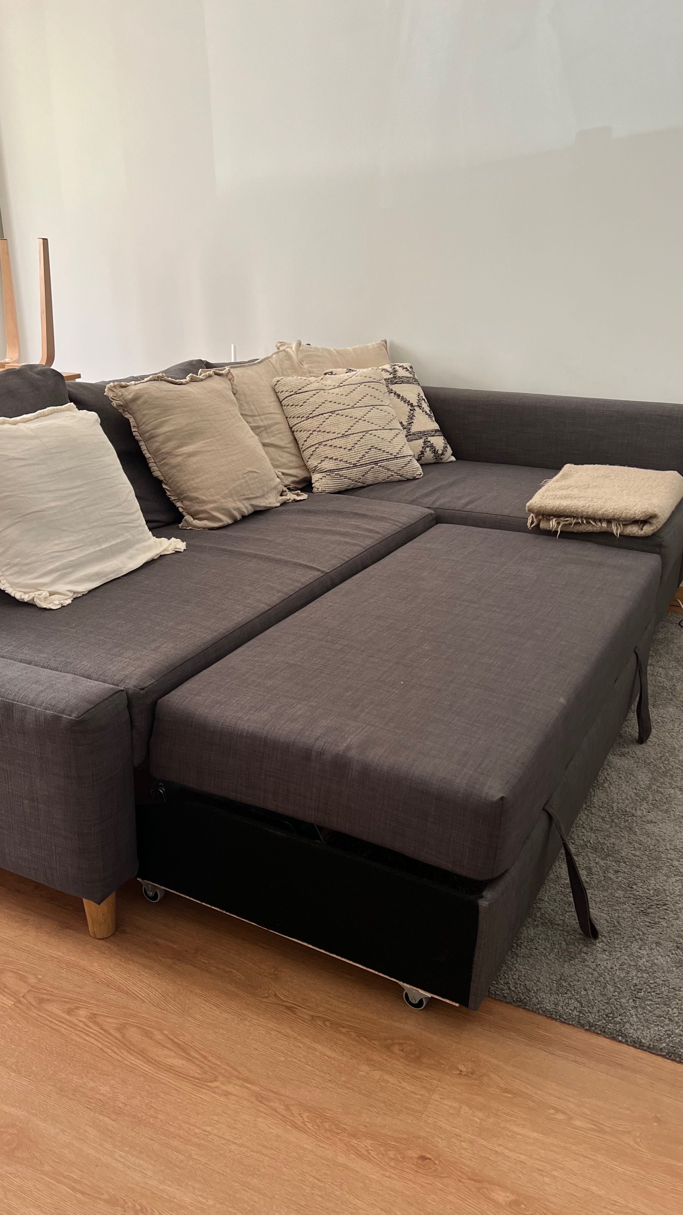 Sofá cama chaise longue com arrumação