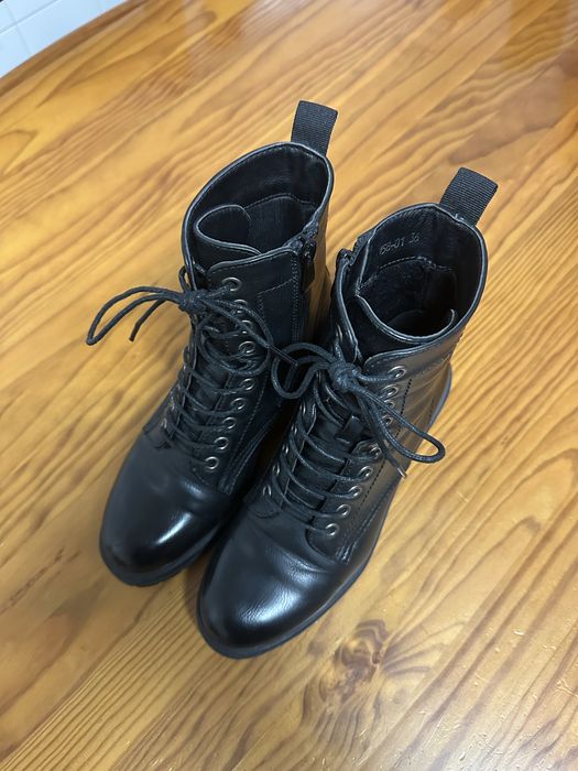 Botas menina Marca Berlusca em pele genuina tamanho 36