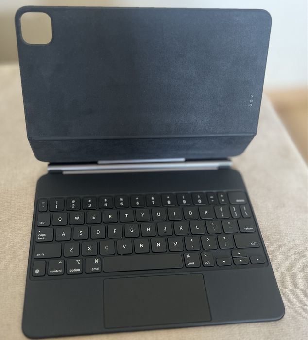 Tablet iPad Air 11” 2024, 256GB Szary + Klawiatura Magic + Rysik Pro