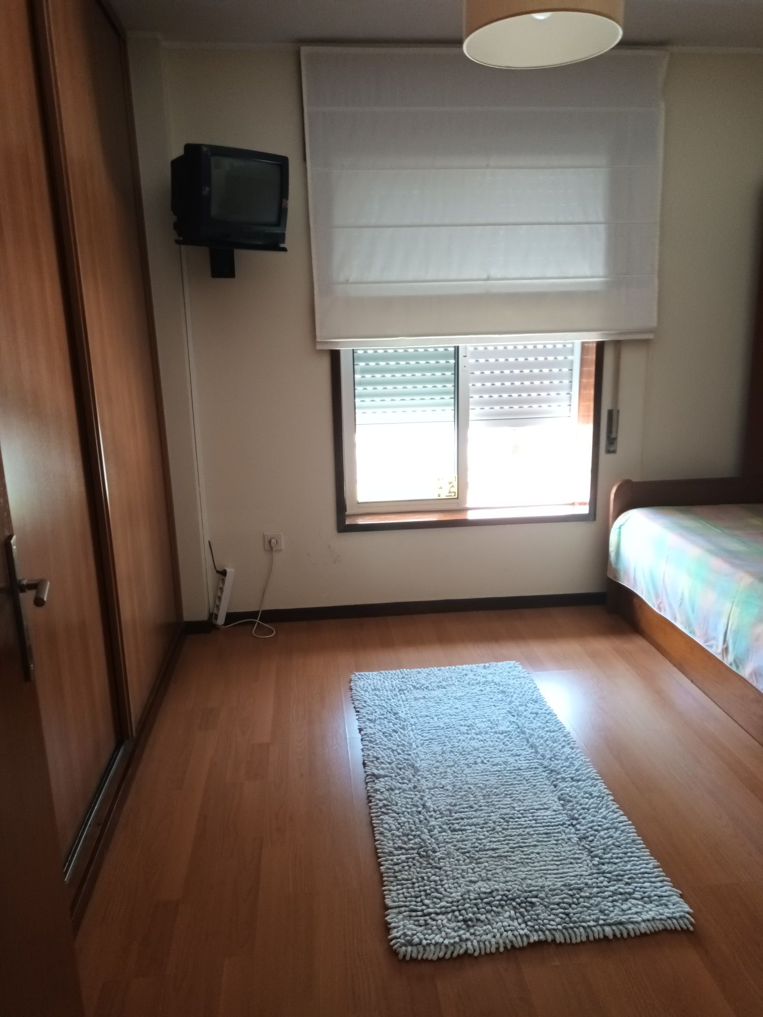 Alugo quarto  particular