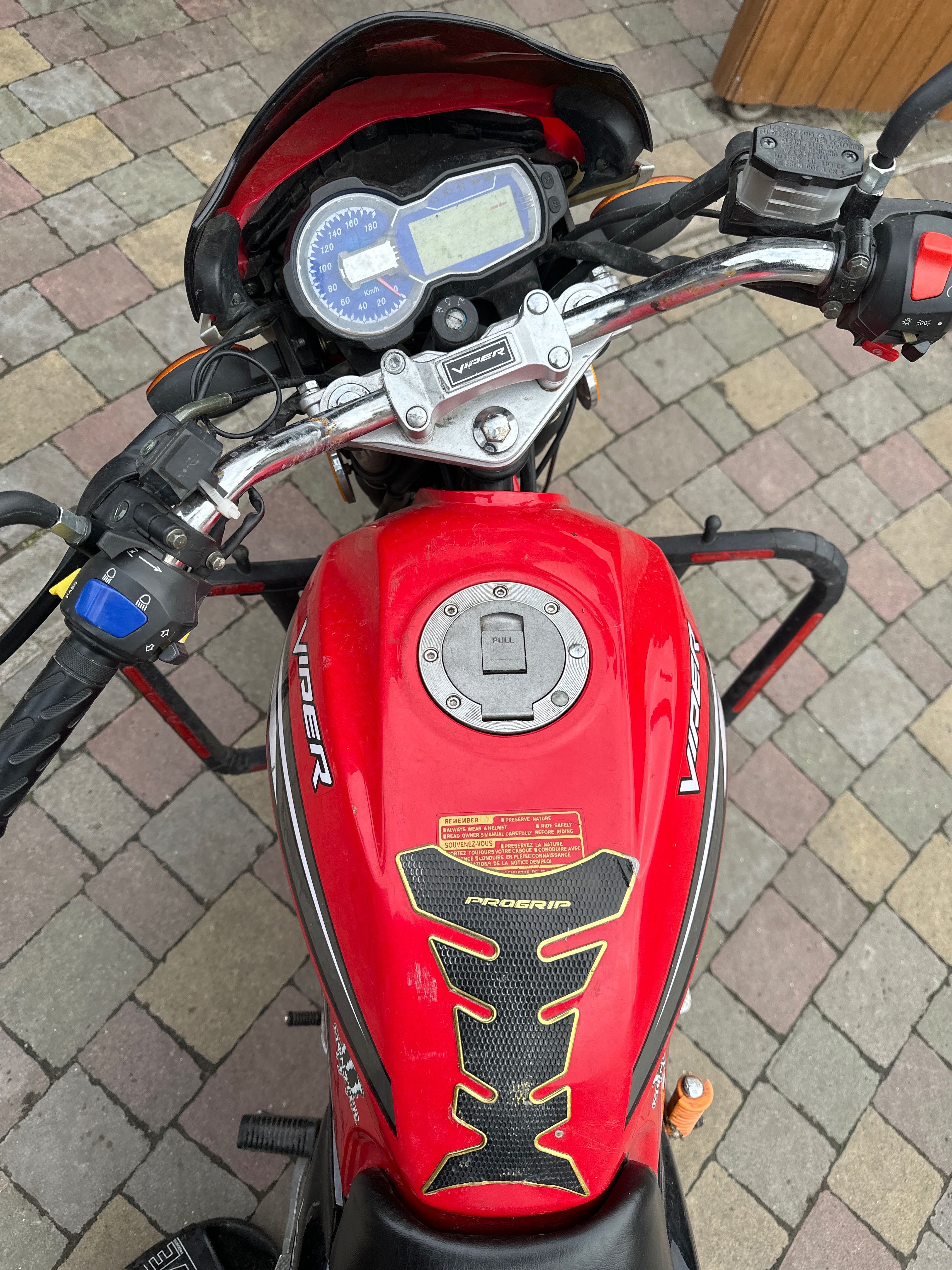 Мотоцикил Viper 200