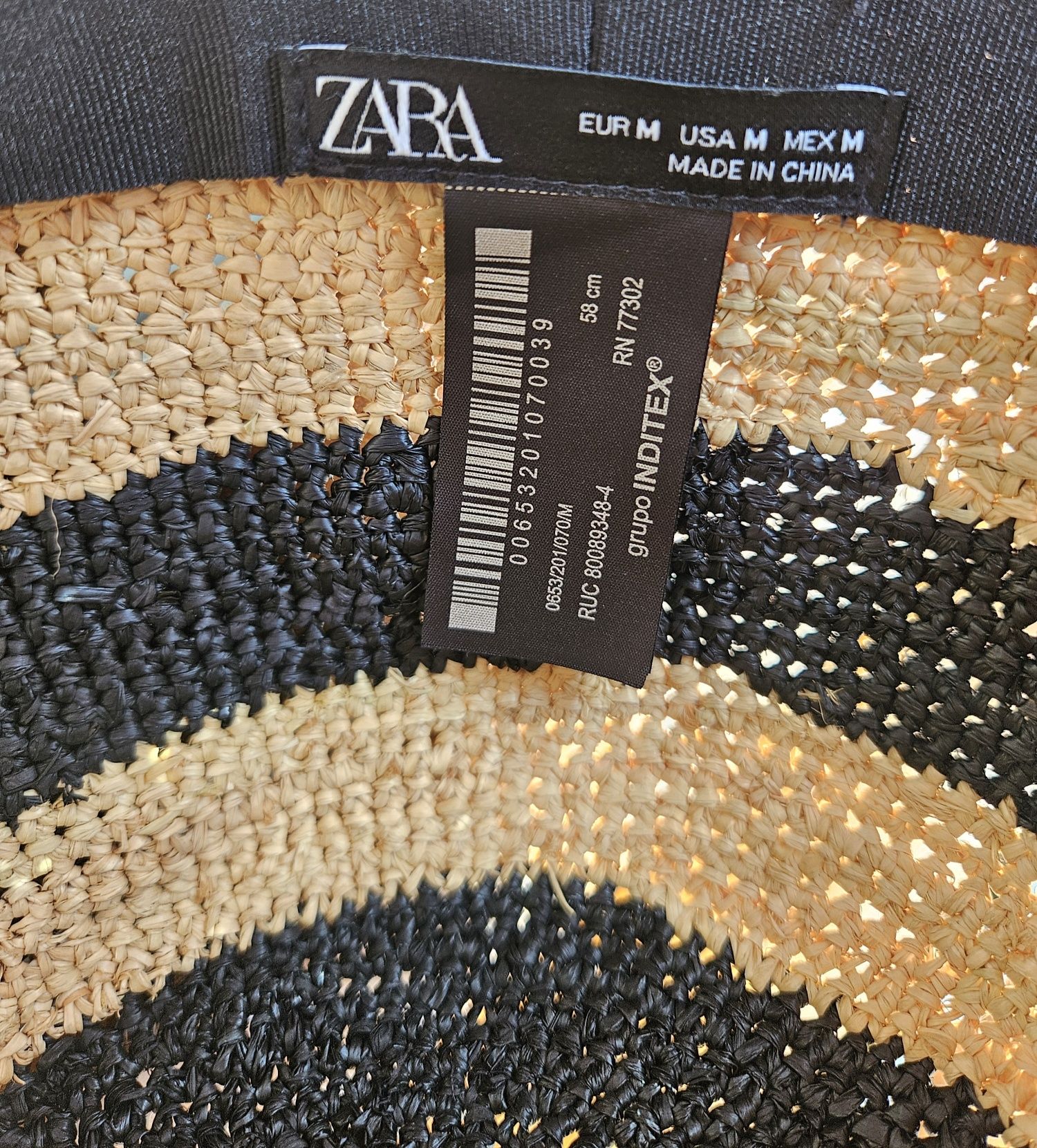 Панама із рафіі, Zara.