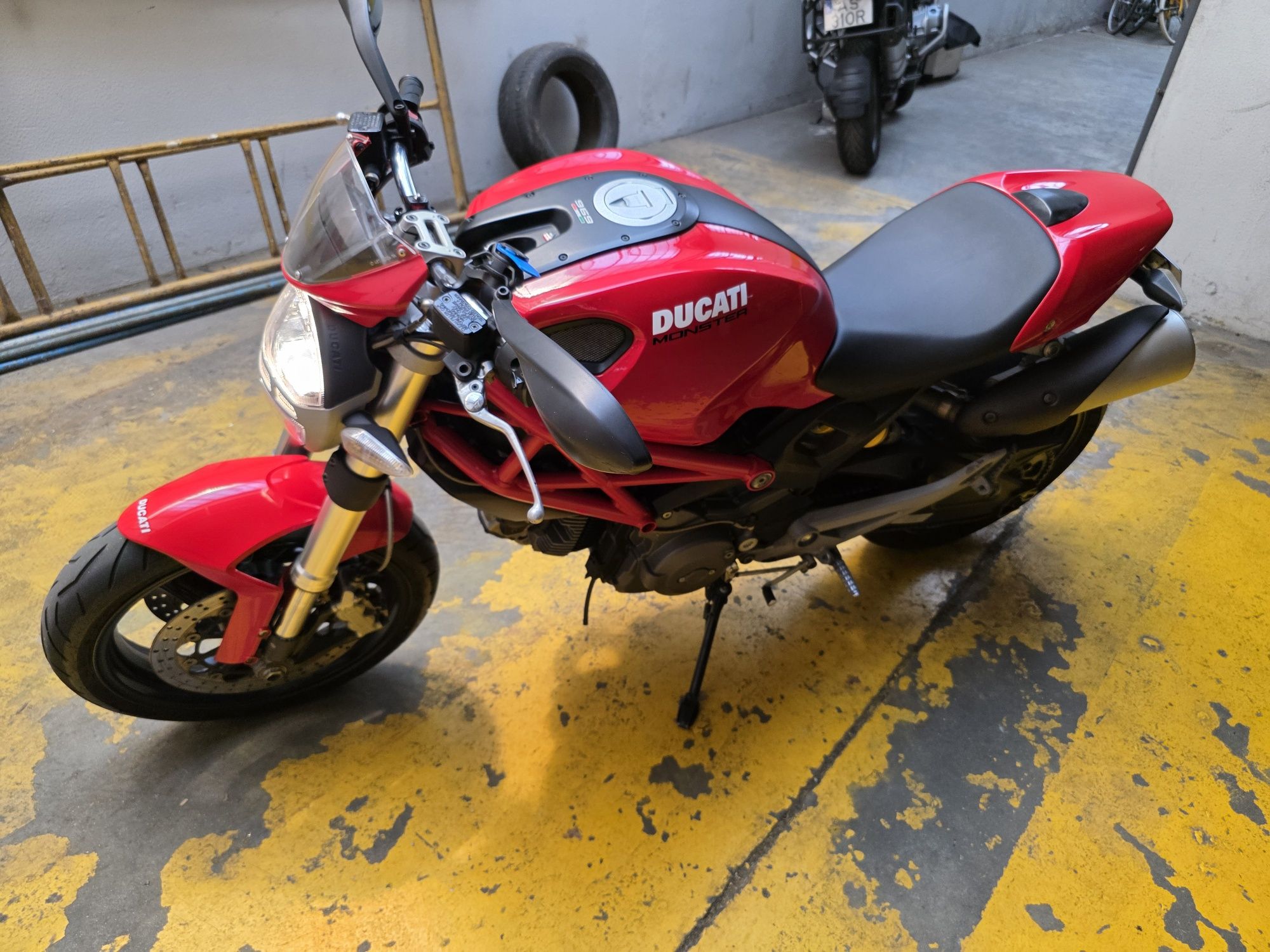 Ducati moster 696