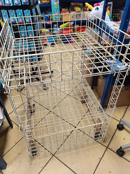 Kosz sklepowy na kółkach