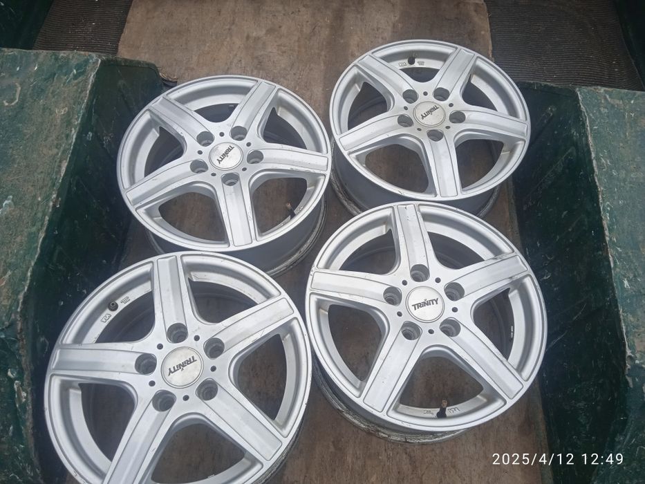 Продам диски р15 5*114,3 Ніссан НВ200