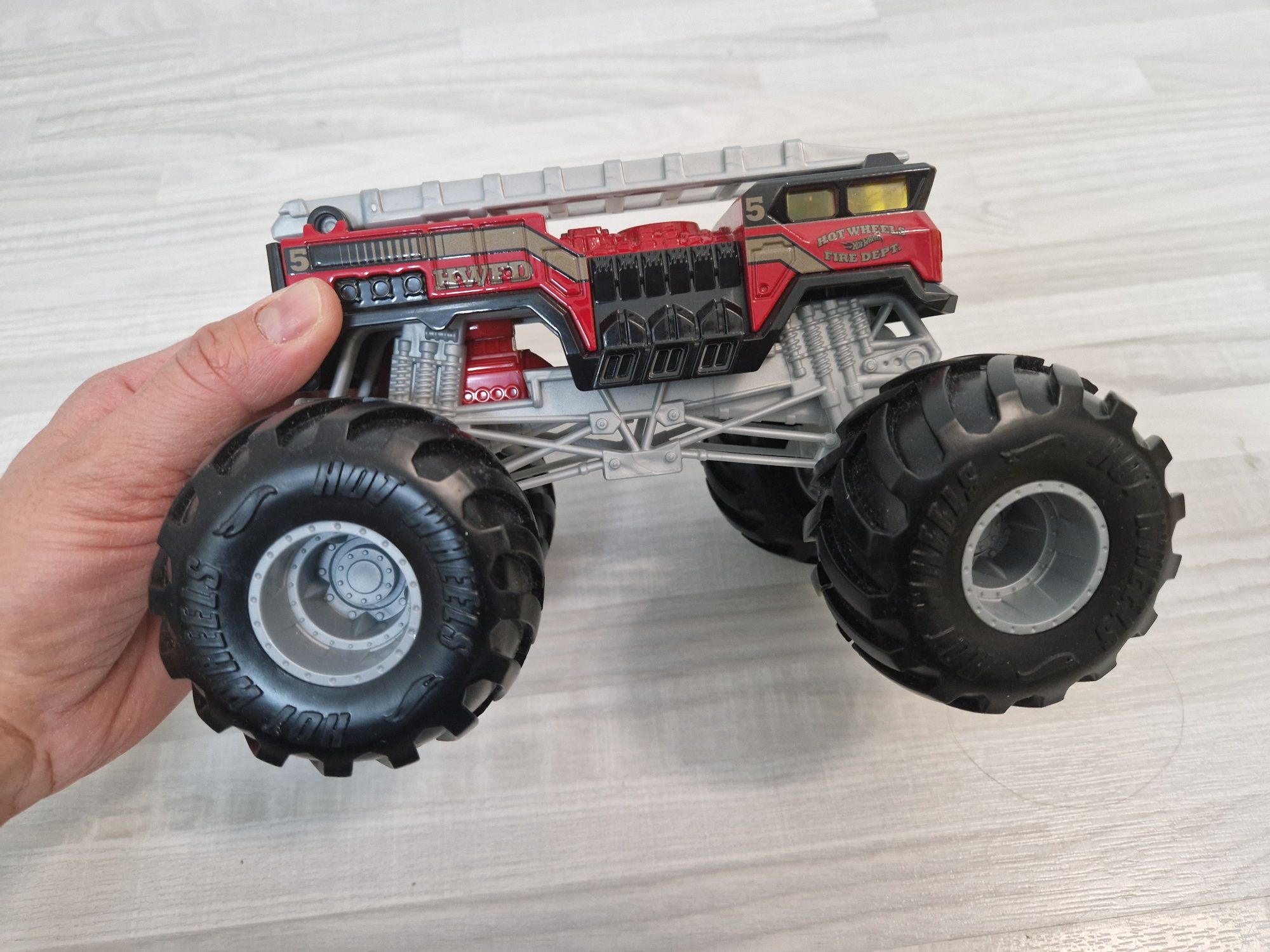 Monster Truck Hot Wheels 20cm 5