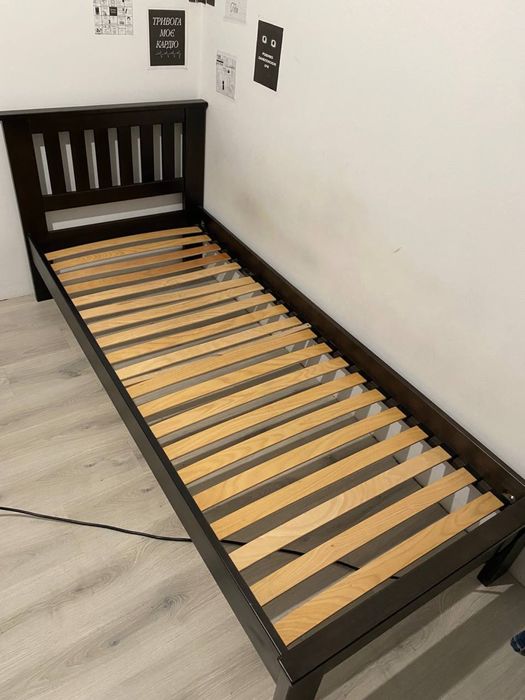 Ліжко односпальне