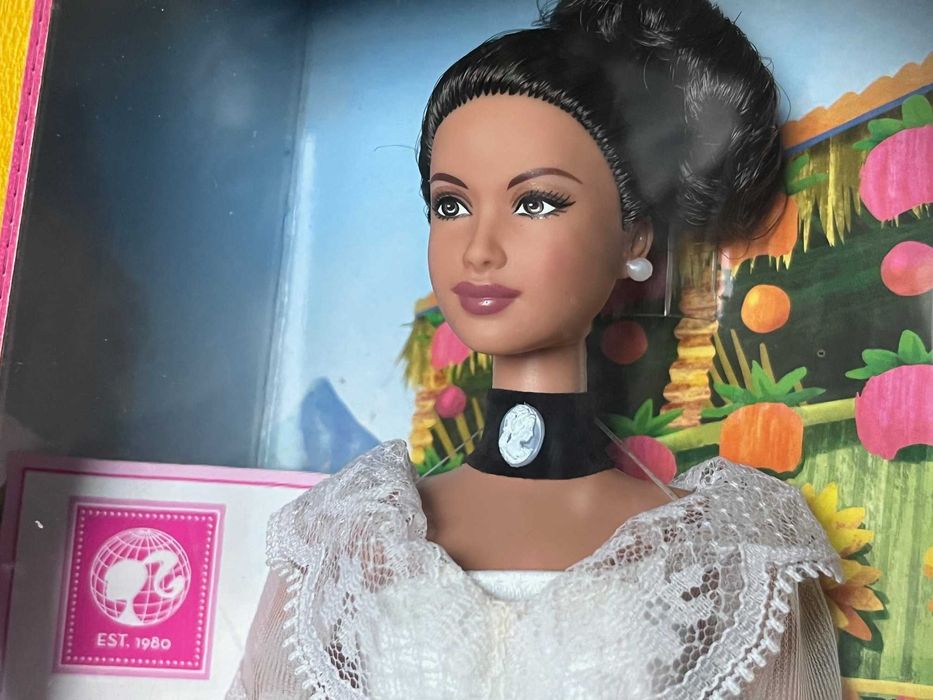 Barbie Filipinka w sukni Maria Clara  Kolekcja "Lalki Świata"  Piękna!