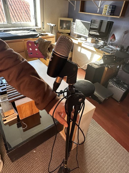 Microfone JTS + Tripé