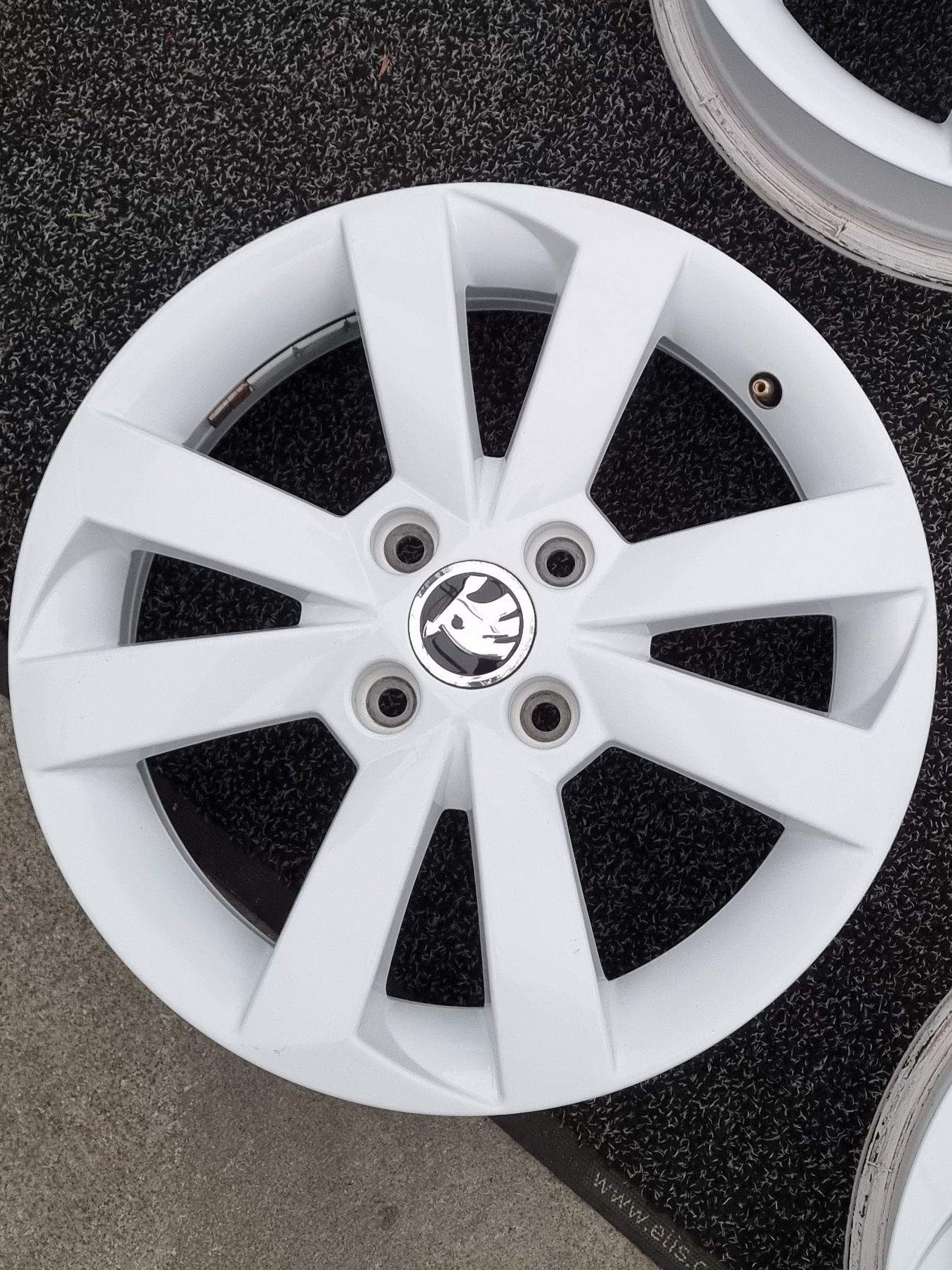 Felgi Alu 15" Skoda Citigo VW Up Seat Mii 4x100 Oryginalne