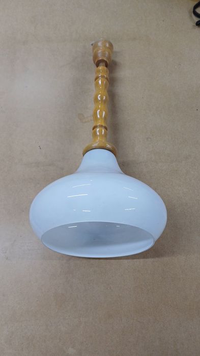 Lampa wisząc z czasów PRL