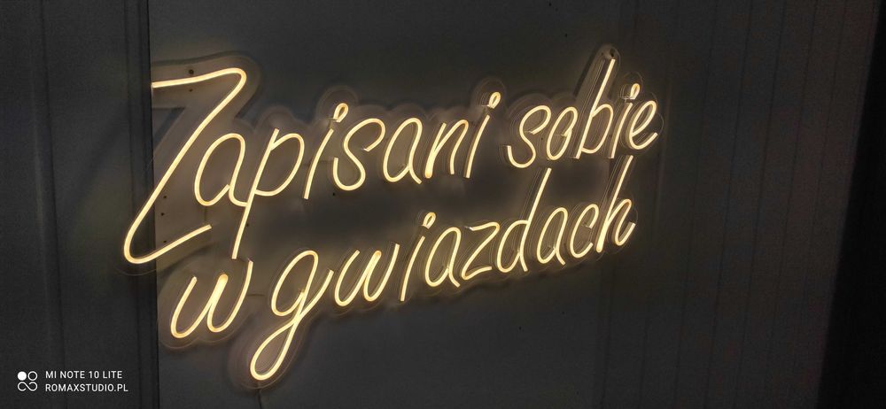 Neon, ledon,  Zapisani sobie w gwiazdach
