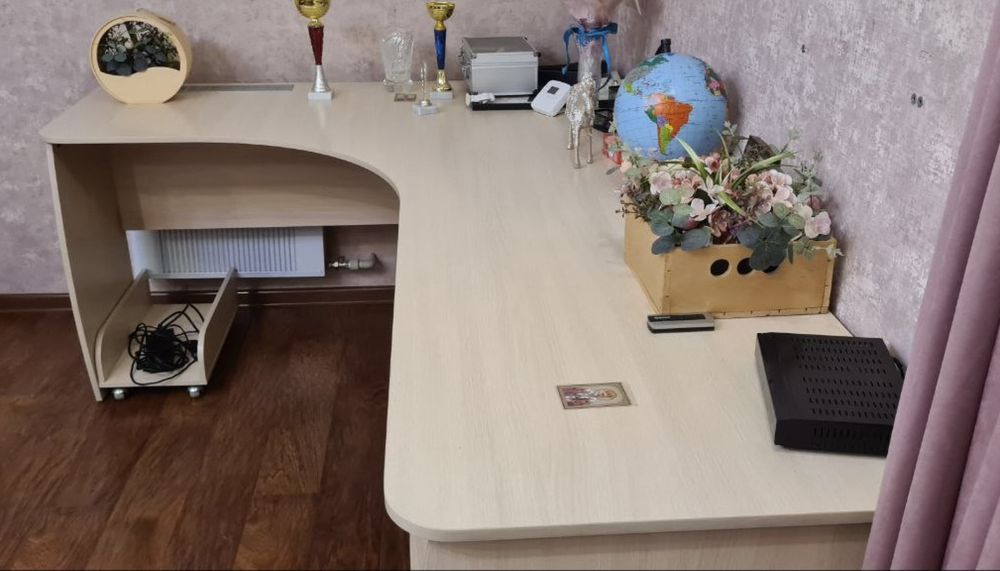 Стол компьютерный