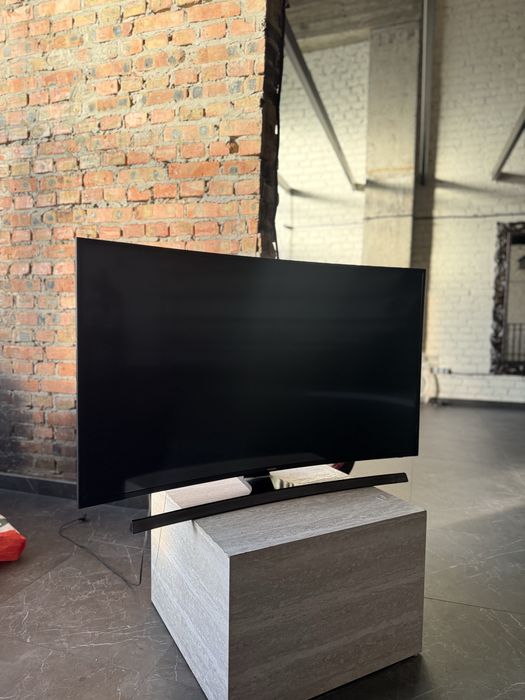 Продам вигнутий телевізор Samsung 48 дюймів