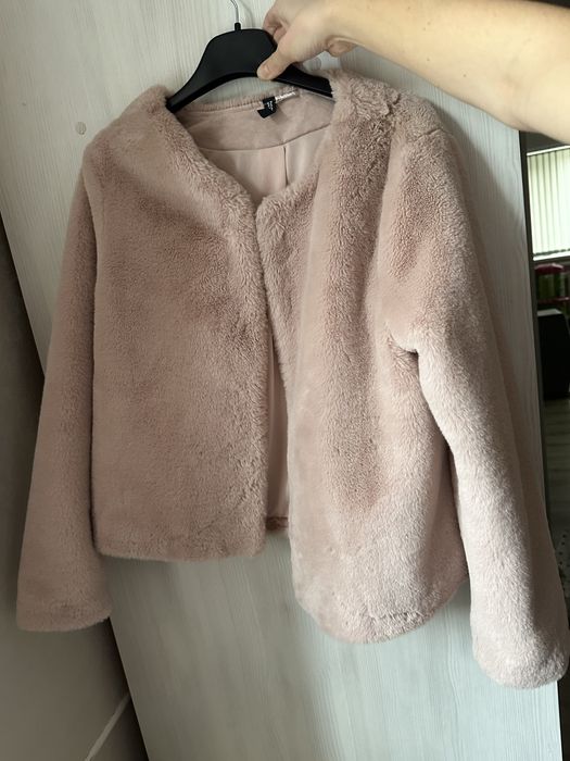 мʼякий пухнастий жилет