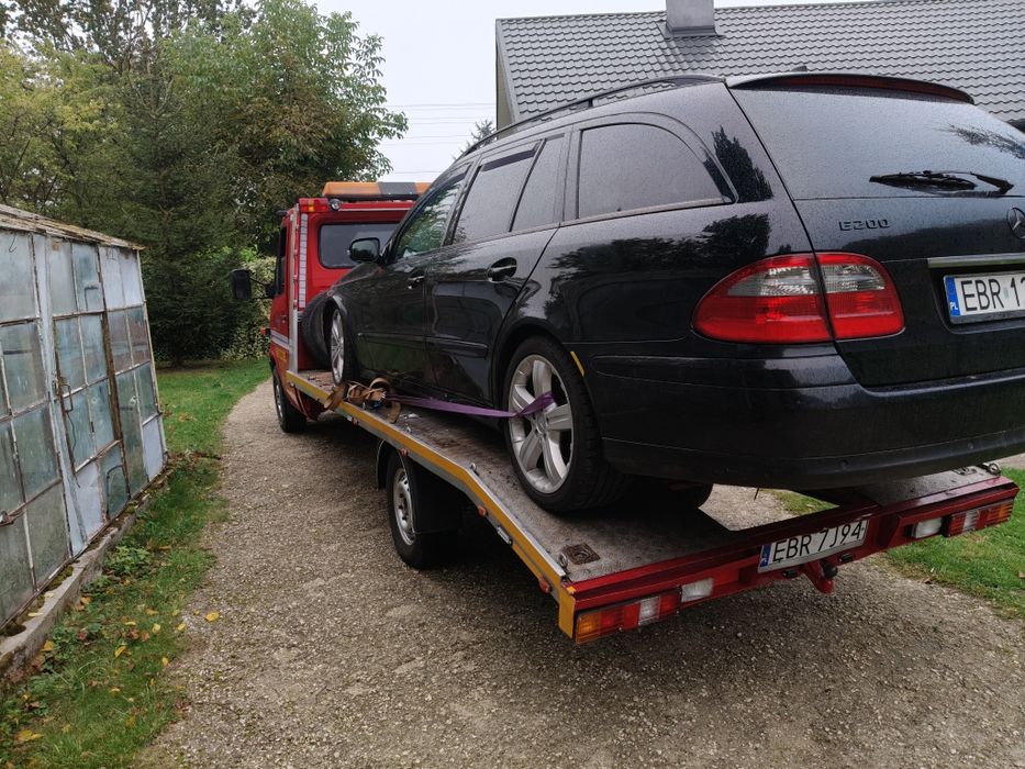 24 h/7  LAWETA  Pomoc drogowa, holowanie.PARKING POWYPADKOWY.