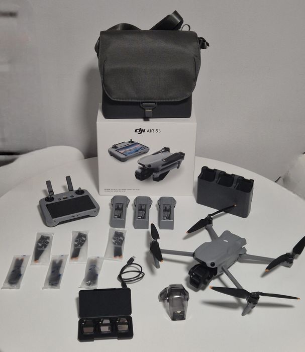 Dji Air 3s  fly more combo  +  akcesoria