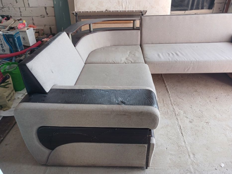 Угловой диван. 2.70 на 160