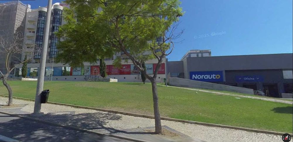Alugo garagem para mota(Faro)