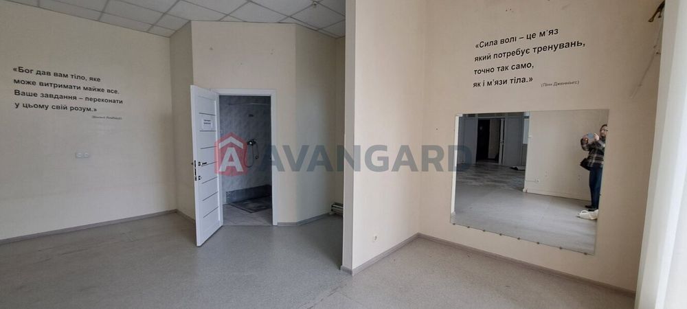 Продаж приміщення 217м2., вул. Амосова 4.