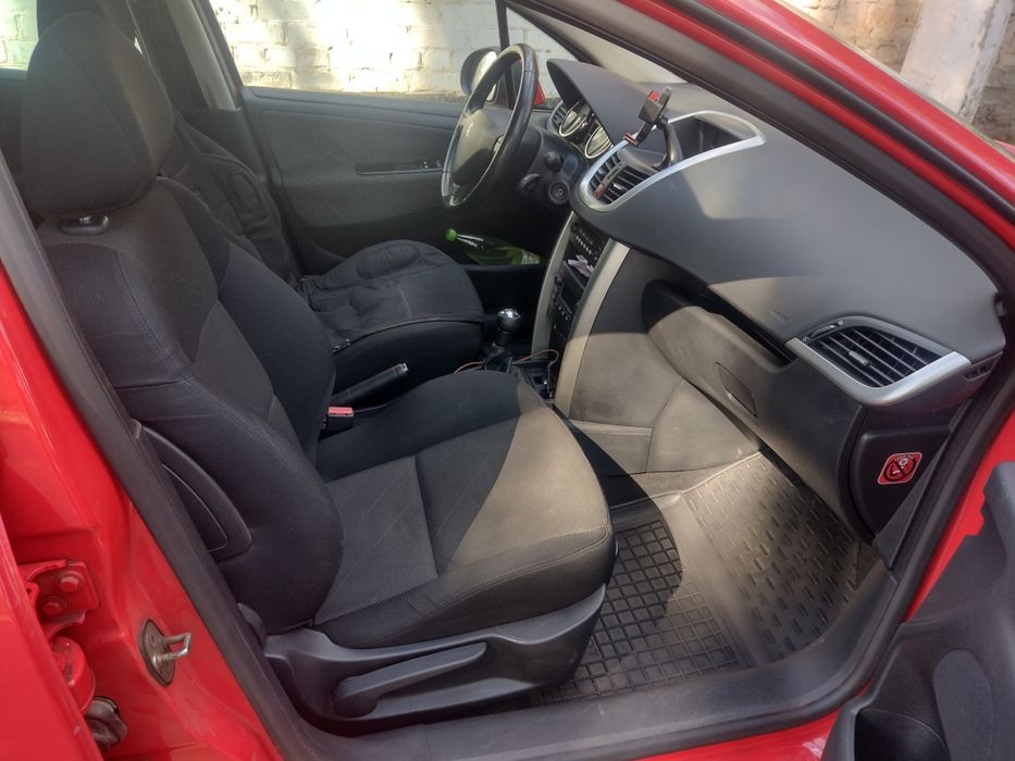 Продам Пежо, обміняю.