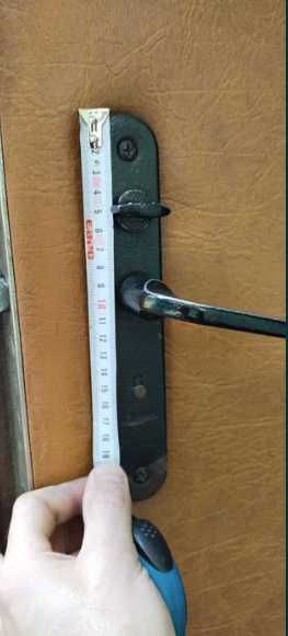 Установка монтаж и ремонт дверей. Ремонт замков, ручек петель уплотнит