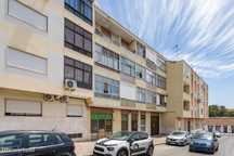 Apartamento T2 com Terraço e Barbecue no Centro de Corroios