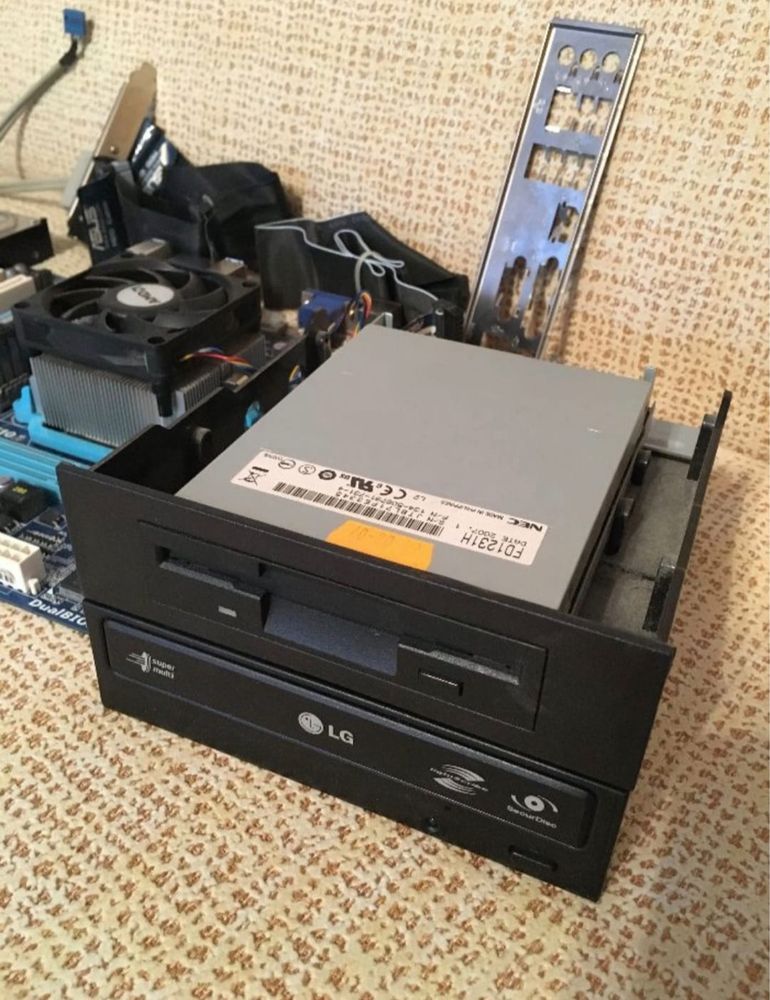 PC Gigabyte GA-880GM-D2H DDR3, AMD Athlon II, 2x250GB, cd-rom, obudowa