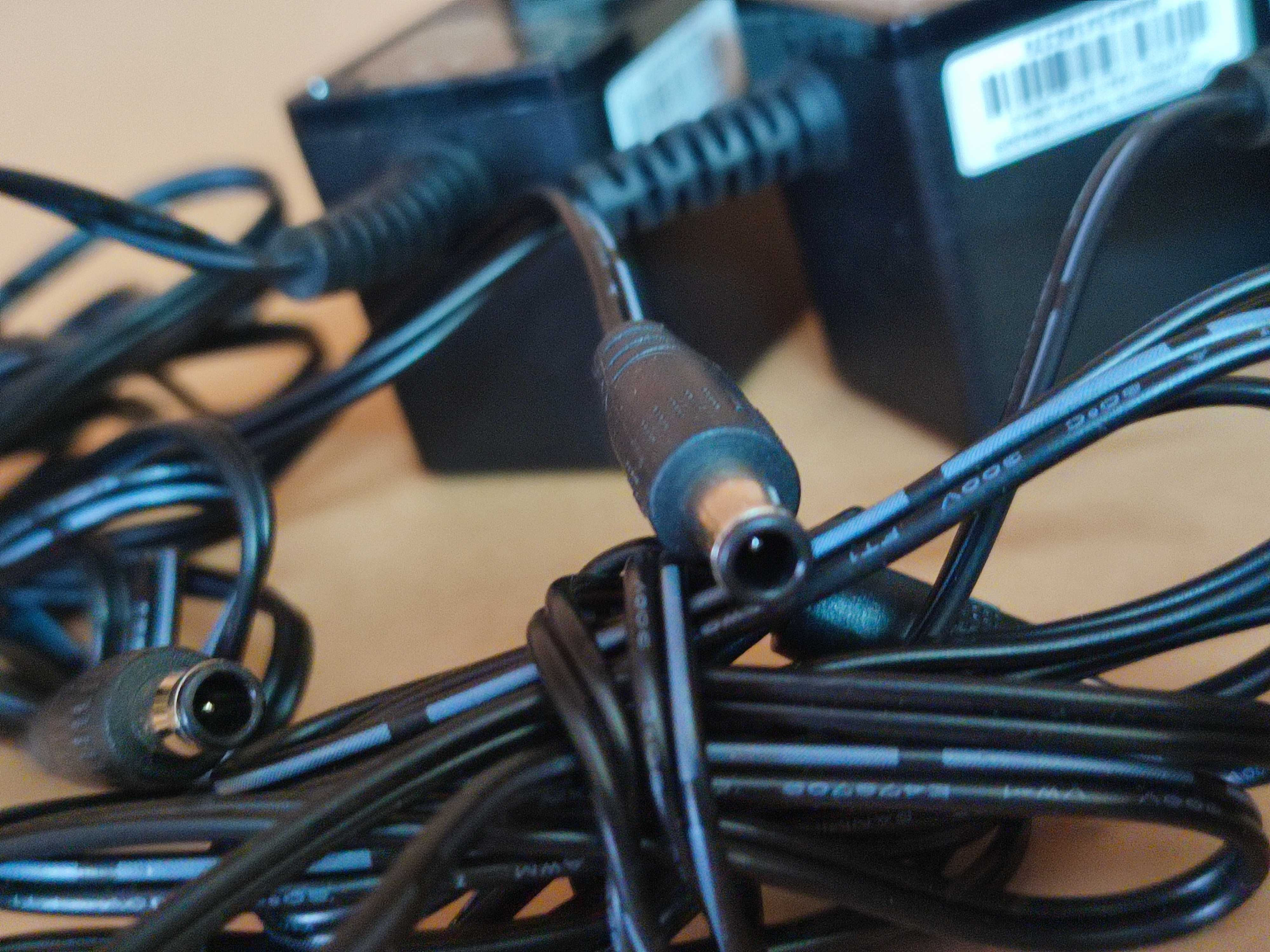 4x Adaptadores AC 12V - 1.25A