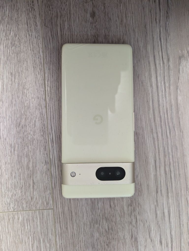 Телефон Google Pixel 7