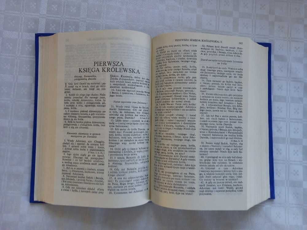 Biblia Warszawska Pismo Święte wydanie 1982 -średni format