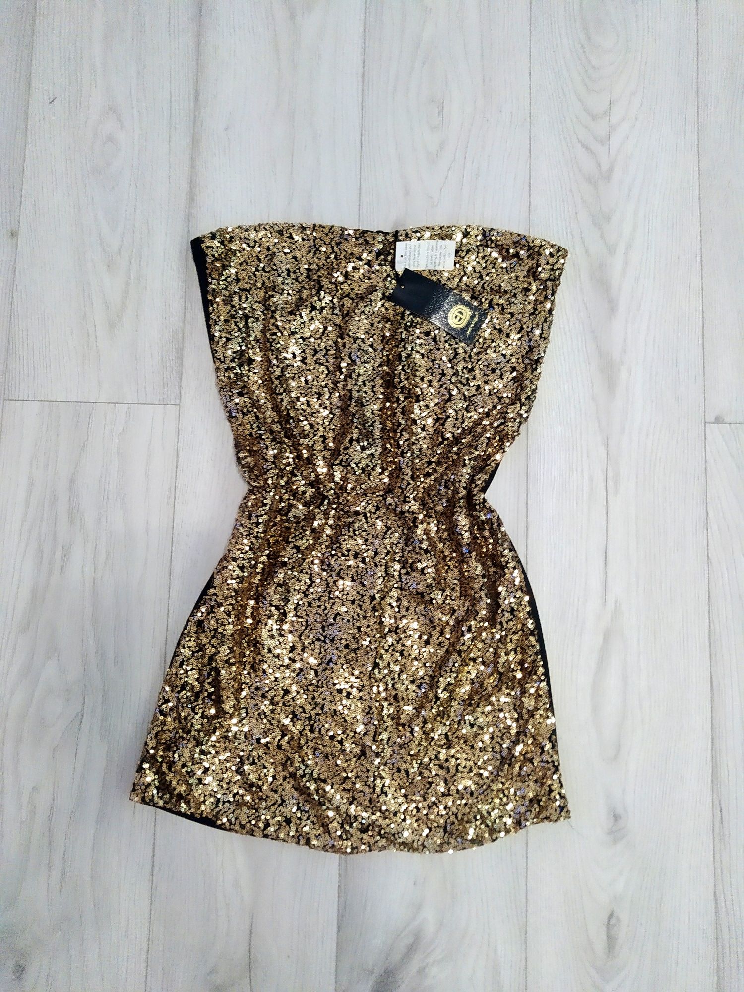 Złota sukienka cekinowa Qed London XL