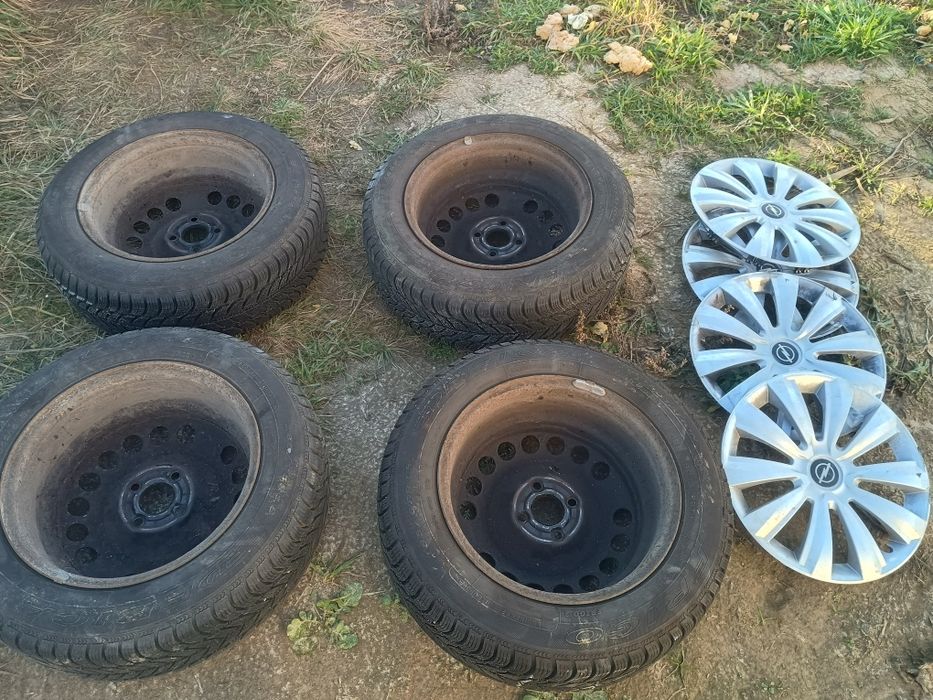 Komplet opon zimowych na felgach Dębica Frigo 2 Opel Astra Dębica Frig