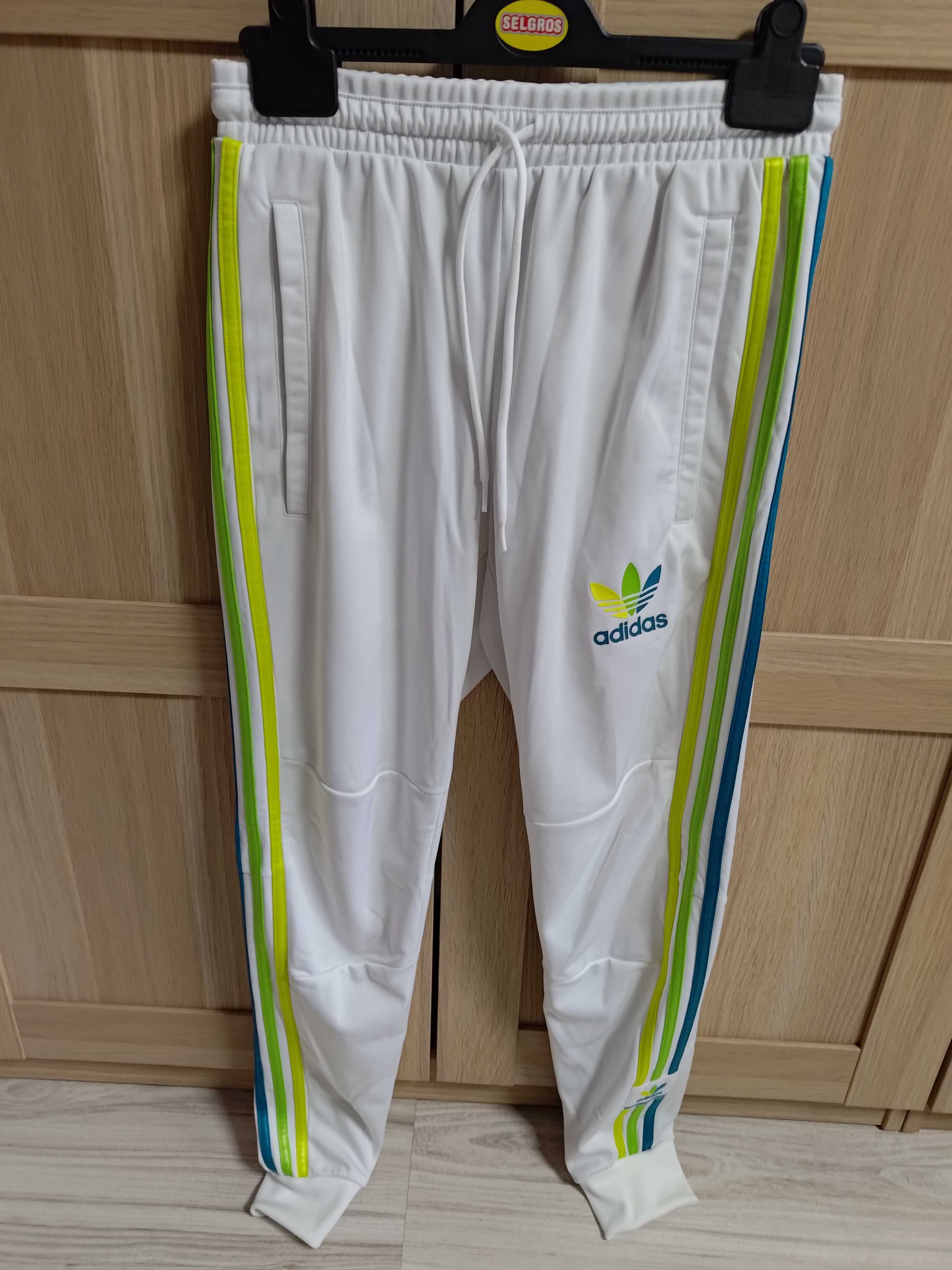 Białe spodnie Adidas Chile 20