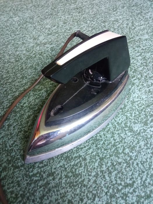 Утюг электрический 1983г