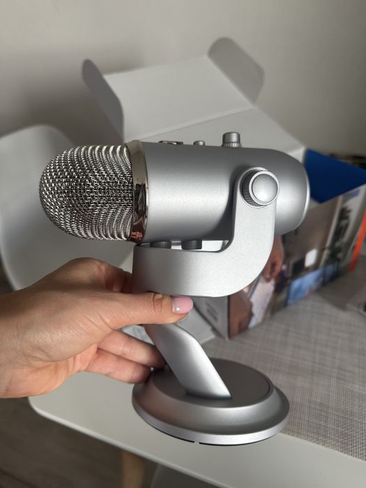 Мікрофон студійний Blue Microphones Yeti Silver