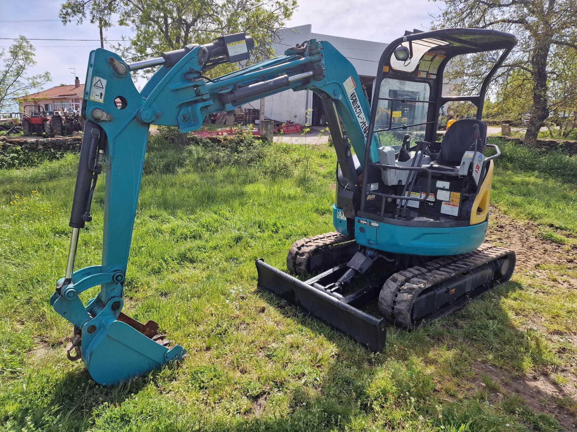 Giratória / Escavadora Kubota RX-306 - Braço articulado - 3 Toneladas