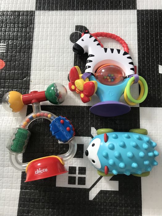 Fisher price chicco Aktywizujące zabawki dla niemowląt zebra jeżyk