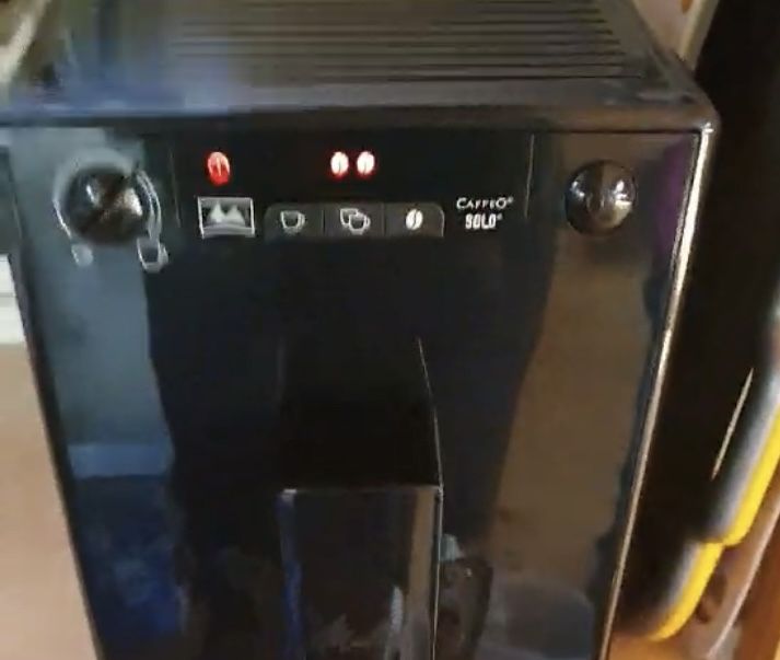 Кавоварка Кавомашина Кофемашина Melitta Caffeo Solo з дому гарний стан