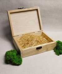 Drewniane pudełko na ślub 
Ręcznie graweowane .  Super prezent  dla