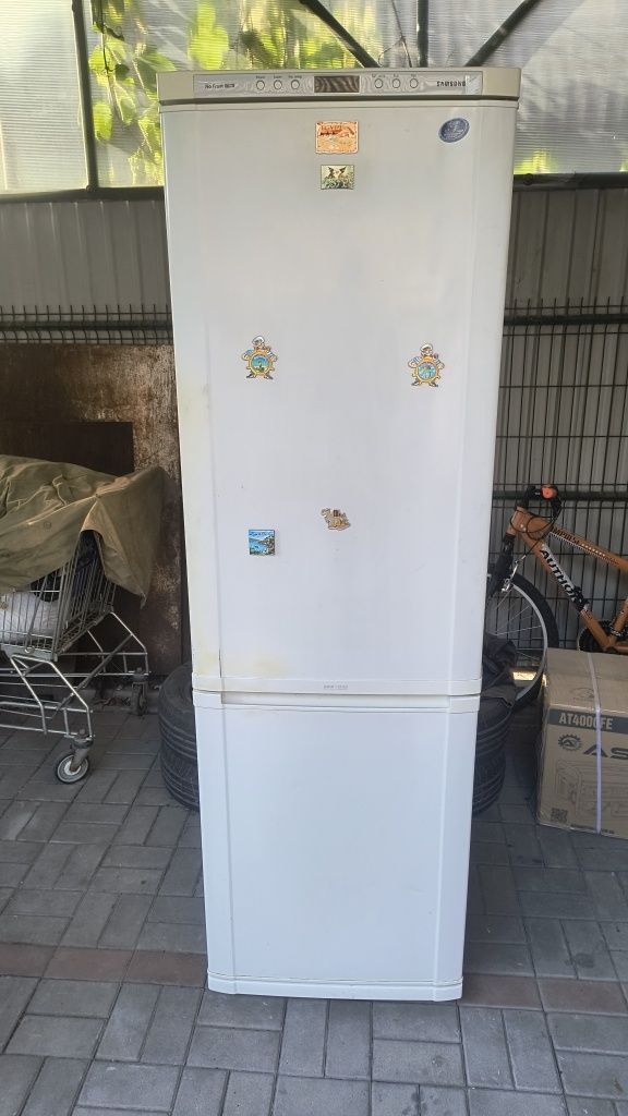 Холодильник Samsung RL39EBSW No frost