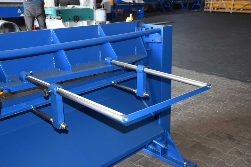 Mechaniczna gilotyna do blachy 1500/1.5 mm