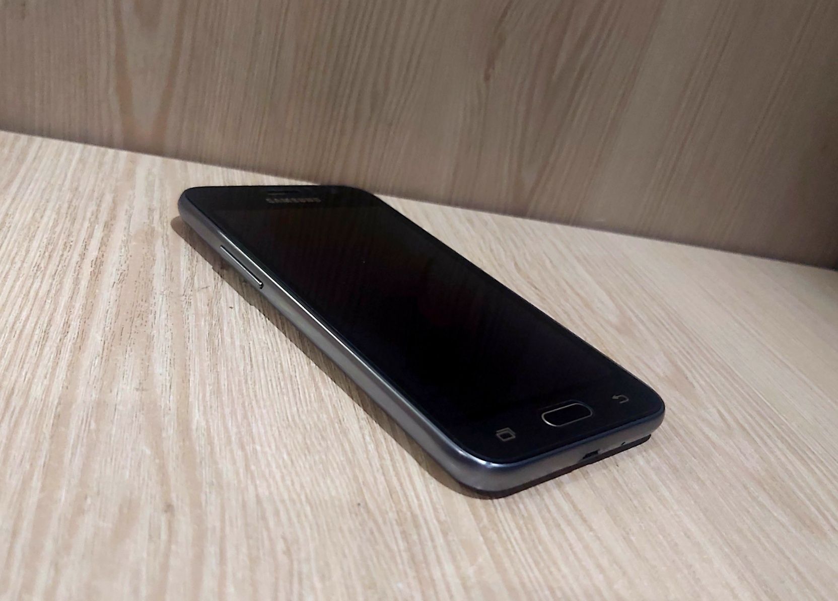 Samsung Galaxy J1 2Sim Отличное состояние!