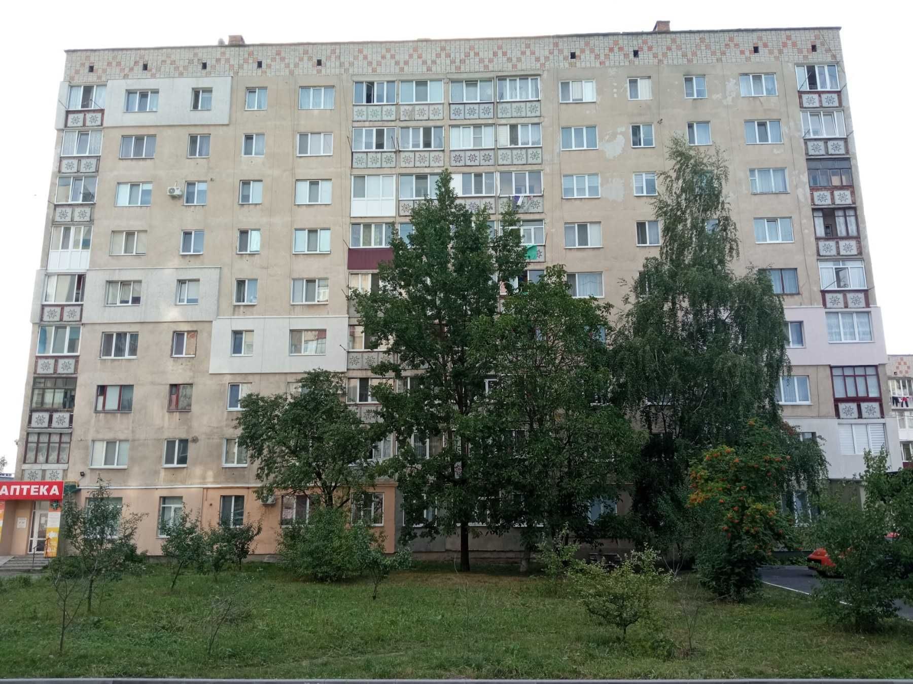 Продається 2 - х кімнатна квартира у центрі міста(біля льонокомбінату)