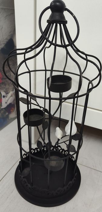 Czarna klatka świecznik